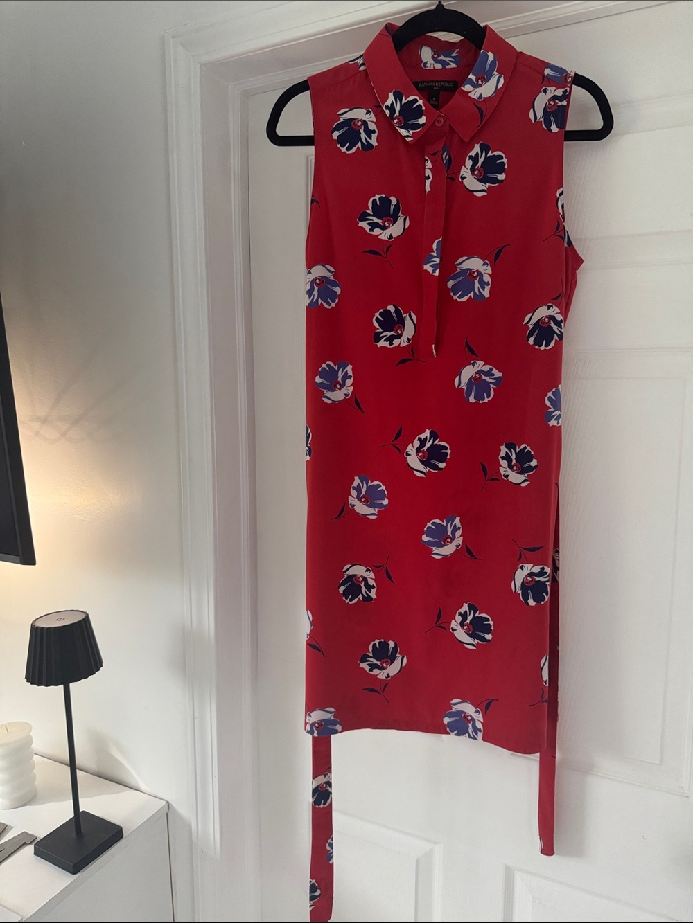 Banana Republic red floral print shirt dress with classic collar and a belt tie.